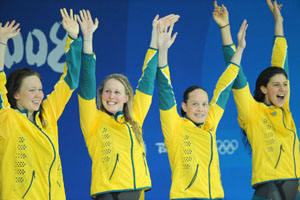 4x200 girls on dais photo delly carr sportshoot sal.jpg 4x200 girls on dais photo delly carr sportshoot sal.jpg
