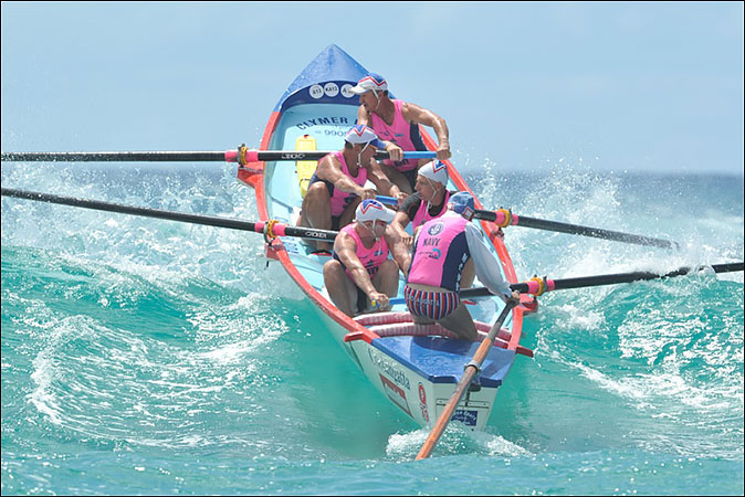 Coolangatta-Boat-Crew-win-220-years