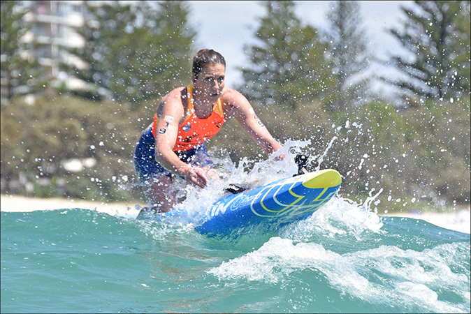 Coolangatta-gold-2015-Liz-board-wave-