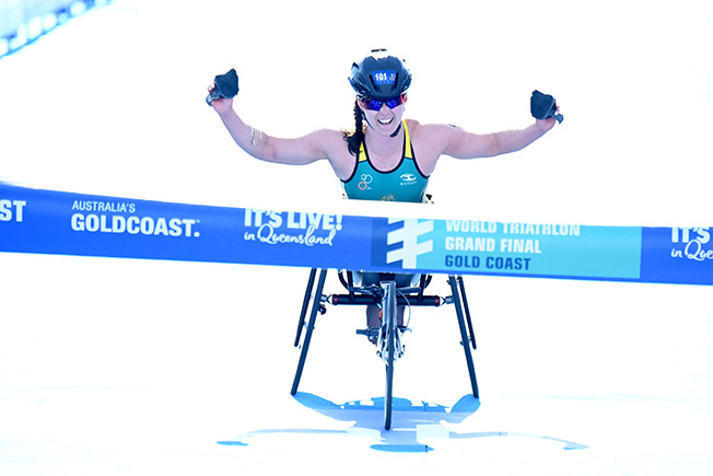Emily-Tapp-wins-Gold-Coast-triathlon-australia-2018