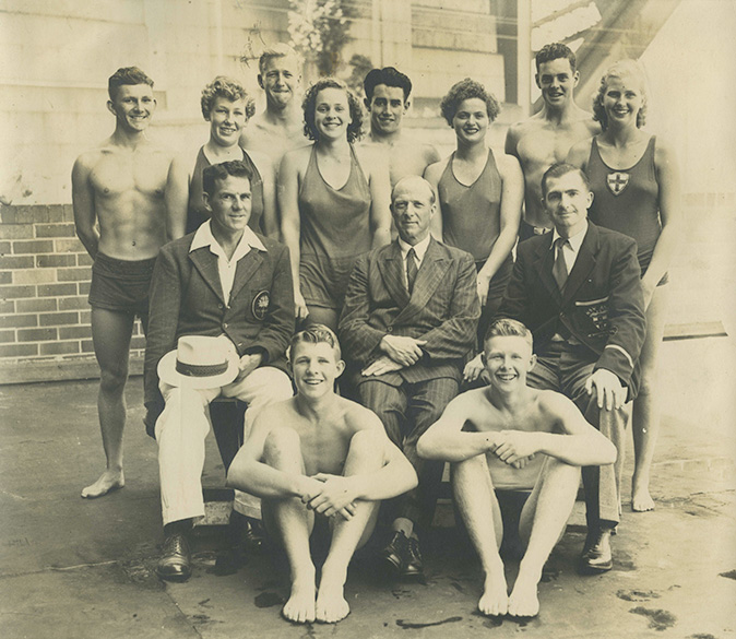 Frank-Stevens-Denise-Spencer-Nancy-Lyons-John-Dvies-won-Olympic-200m-Butterful-1952