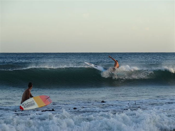 Kendrick-Louis-board-surfing-JPN13