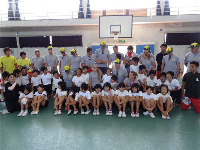 SCHOOL-VISIT--TEAM-SHOT