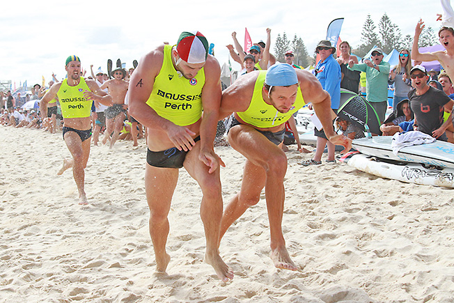 Ski-relay-finish-Todd-Brewer-Trigg-Nick-Dawe-Manly-2018