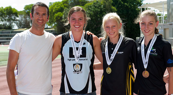 Youth-Girls-medallistswith-Peter-Robertson--Laura-May-Jessica-Claxton-Ellie-Hoitink