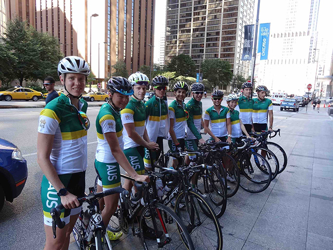 australia-triathlon-team-chicargo-USA-out-side-hotel-2015